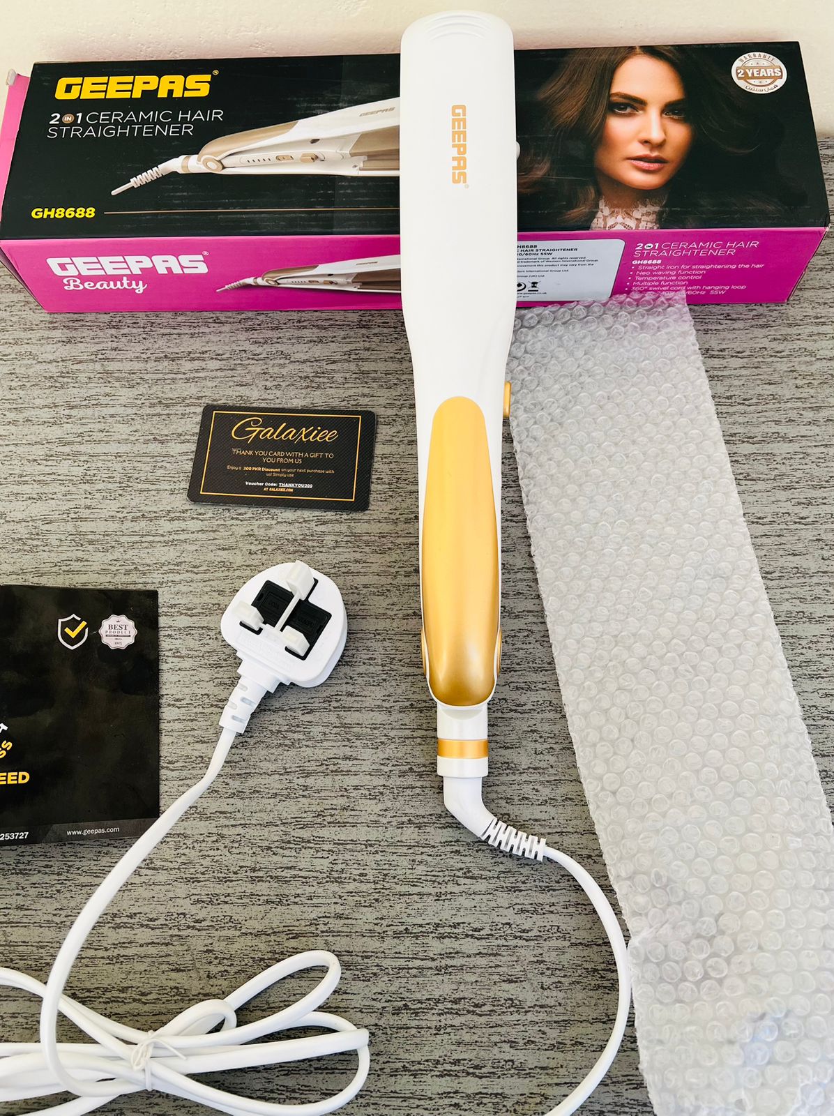 Geepas 2-in-1 ceramic hair straightener GH8688 - Pakistan | Galaxiee