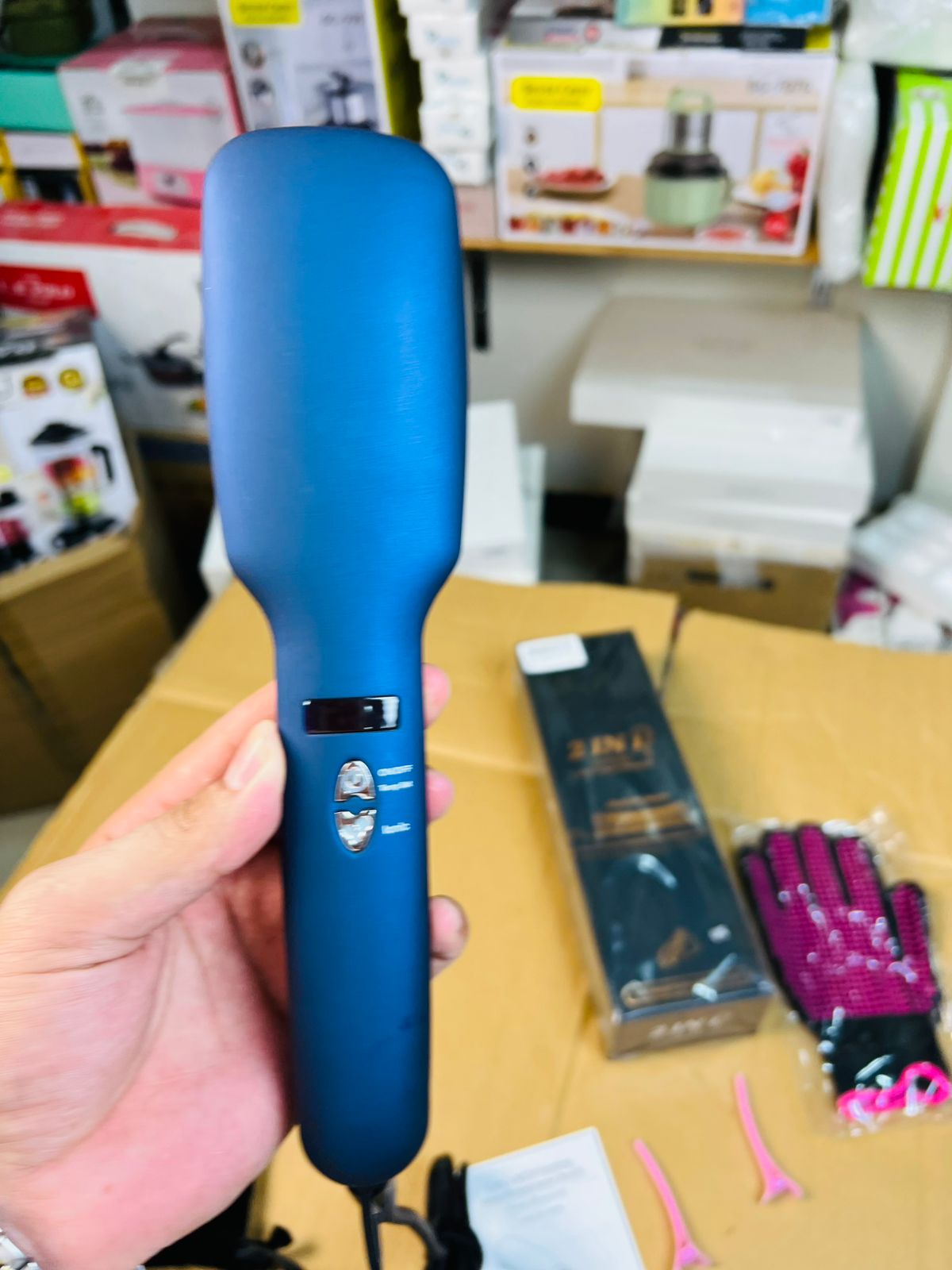 GlossyGlow 2-in-1 ionic hair straightening brush - price in Pakistan | Galaxiee